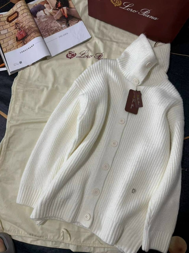 Купить Женский костюм белый оптом Садовод Интернет-каталог Садовод интернет-каталог