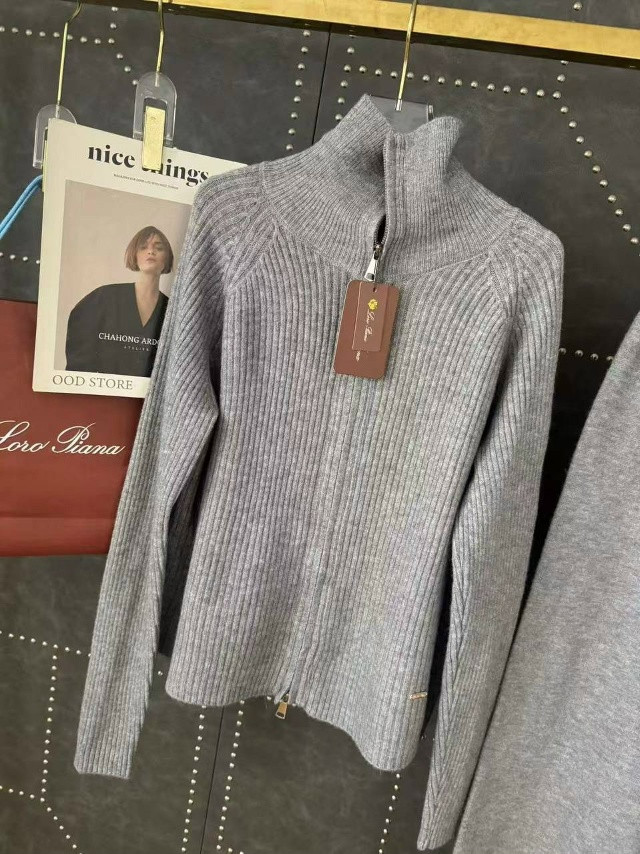 Купить Женский костюм серый оптом Садовод Интернет-каталог Садовод интернет-каталог