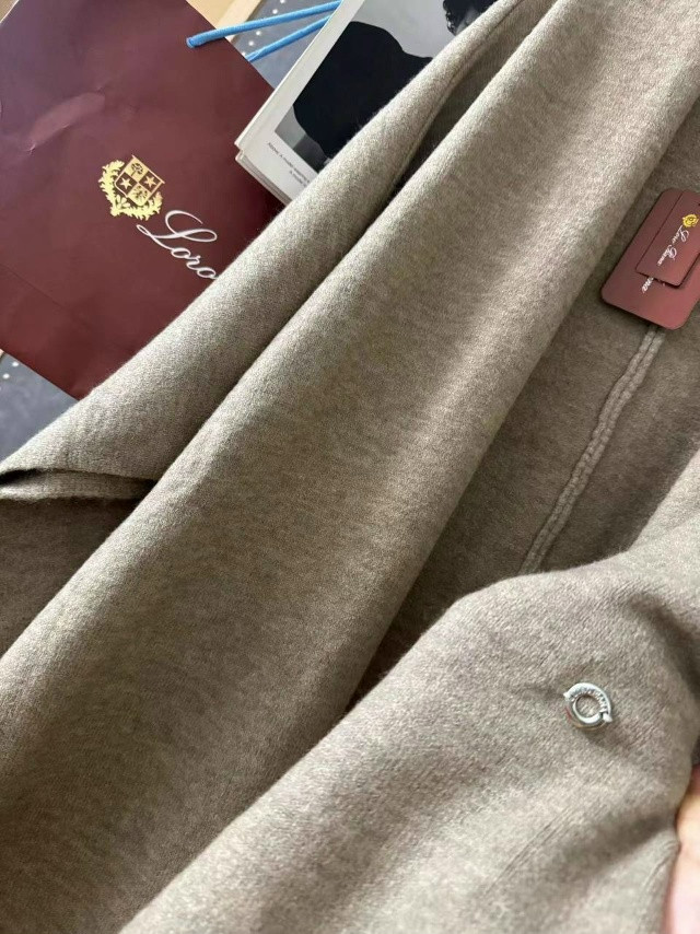 Купить Женский костюм бежевый оптом Садовод Интернет-каталог Садовод интернет-каталог