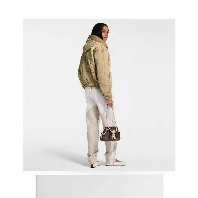 Купить Куртка женская бежевая оптом Садовод Интернет-каталог Садовод интернет-каталог