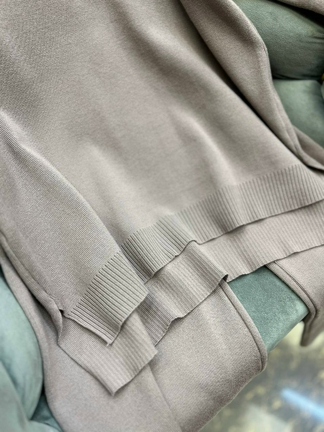 Купить Женский костюм серый оптом Садовод Интернет-каталог Садовод интернет-каталог