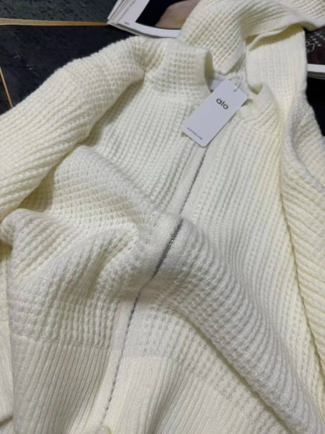 Купить Женский костюм белый оптом Садовод Интернет-каталог Садовод интернет-каталог