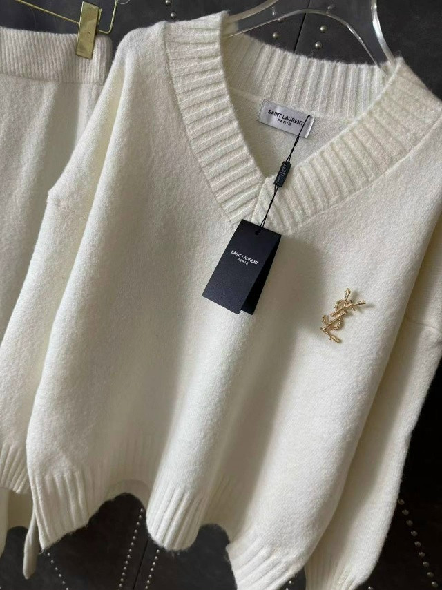 Купить Женский костюм белый оптом Садовод Интернет-каталог Садовод интернет-каталог