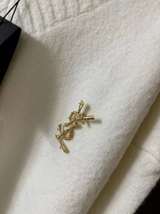 Купить Женский костюм белый оптом Садовод Интернет-каталог Садовод интернет-каталог