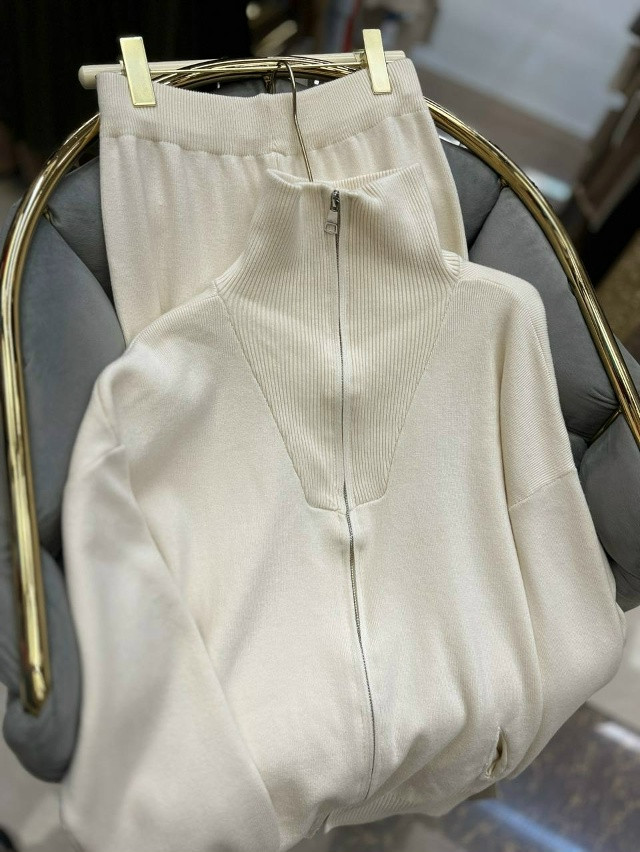 Купить Женский костюм молочный оптом Садовод Интернет-каталог Садовод интернет-каталог