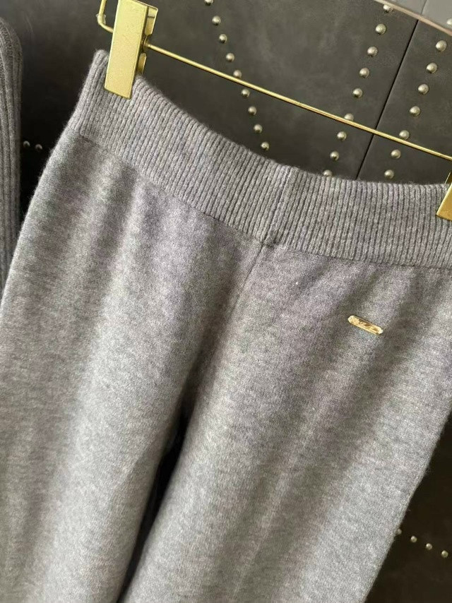 Купить Женский костюм серый оптом Садовод Интернет-каталог Садовод интернет-каталог