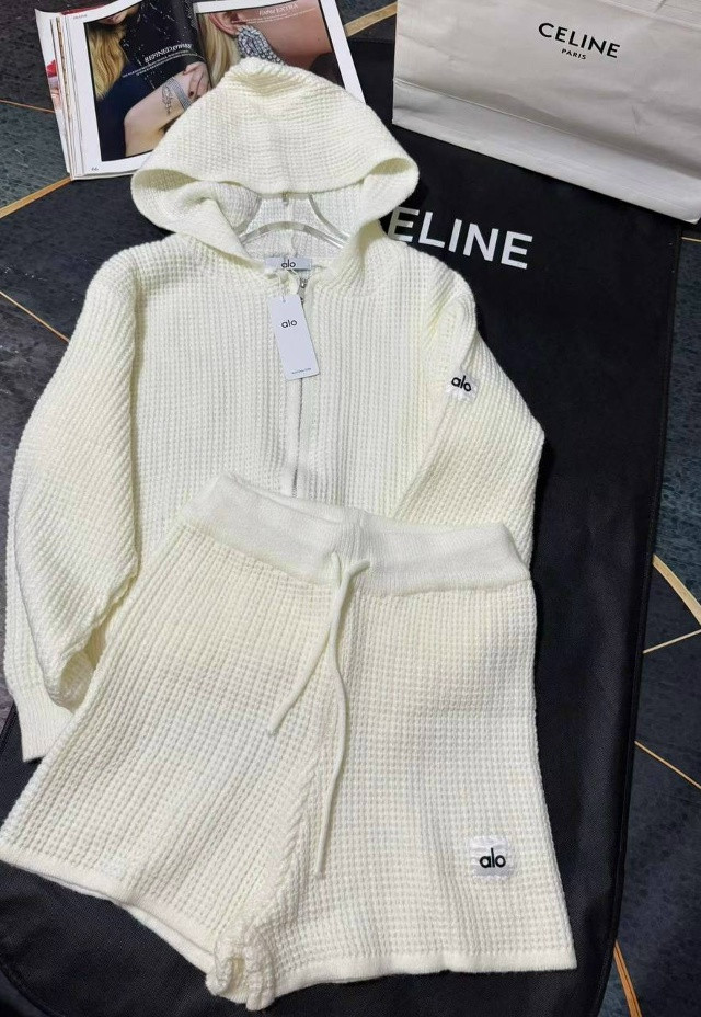 Купить Женский костюм белый оптом Садовод Интернет-каталог Садовод интернет-каталог