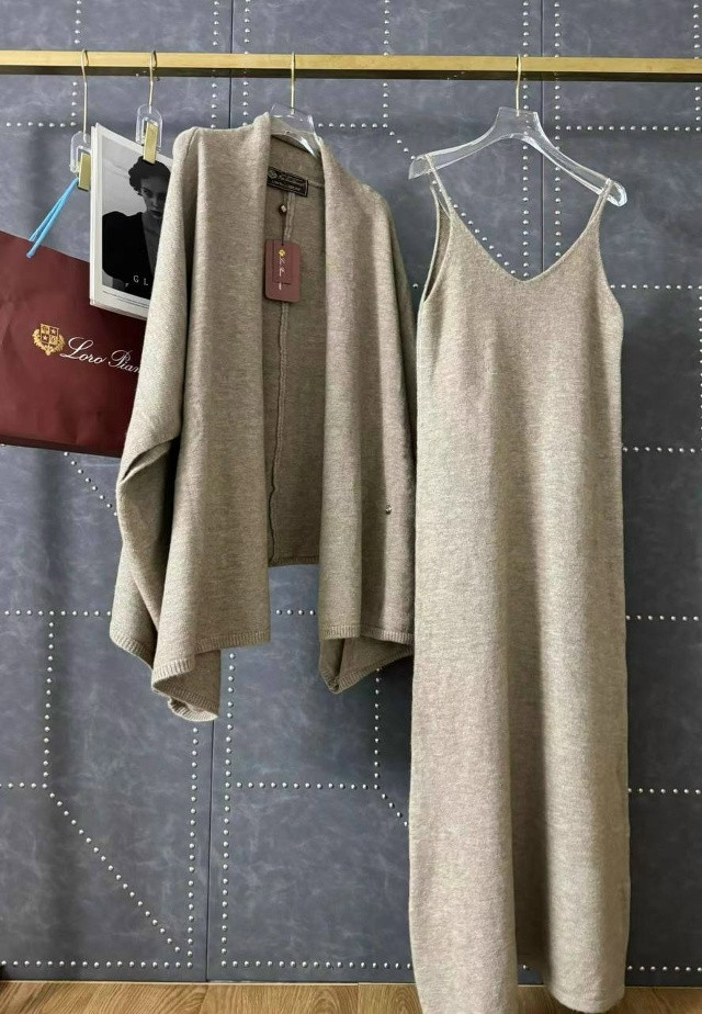 Купить Женский костюм бежевый оптом Садовод Интернет-каталог Садовод интернет-каталог