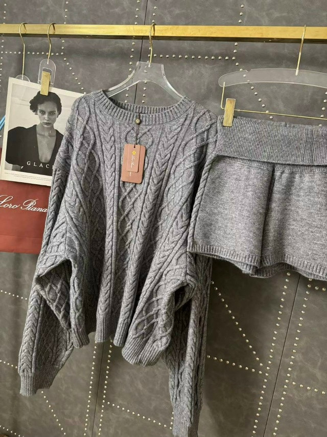 Купить Женский костюм серый оптом Садовод Интернет-каталог Садовод интернет-каталог