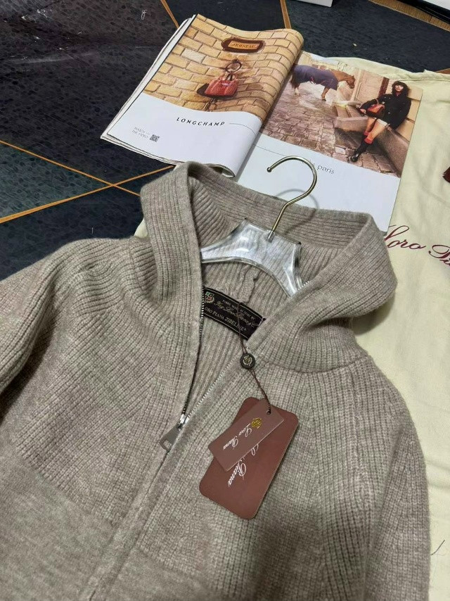 Купить Женский костюм бежевый оптом Садовод Интернет-каталог Садовод интернет-каталог