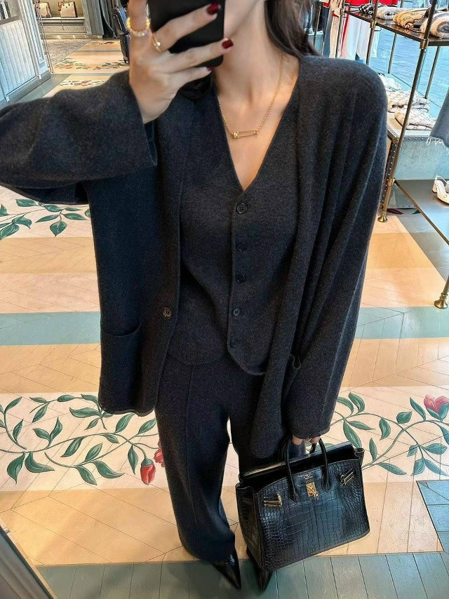 Купить Женский костюм темно-серый оптом Садовод Интернет-каталог Садовод интернет-каталог