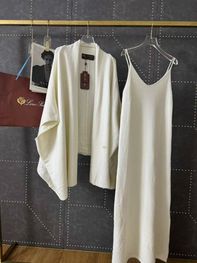 Купить Женский костюм белый оптом Садовод Интернет-каталог Садовод интернет-каталог