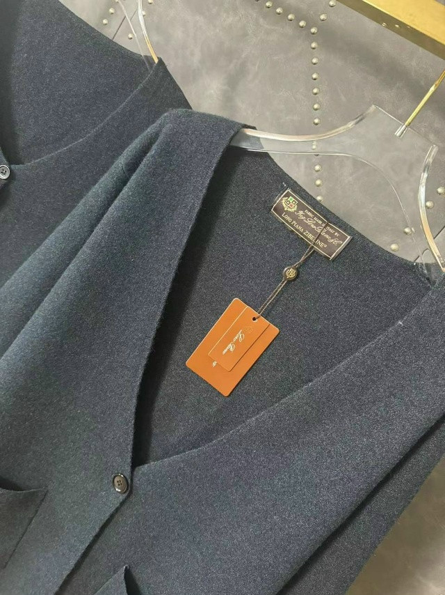 Купить Женский костюм темно-серый оптом Садовод Интернет-каталог Садовод интернет-каталог