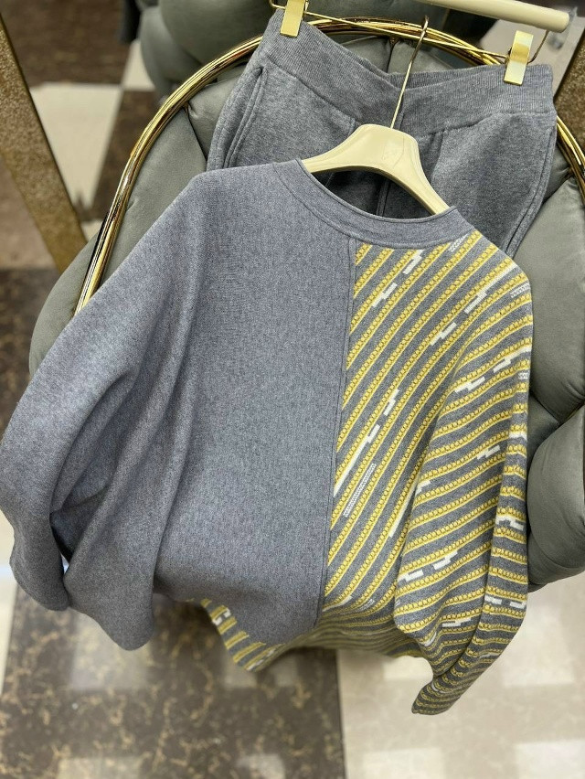 Купить Женский костюм серый оптом Садовод Интернет-каталог Садовод интернет-каталог