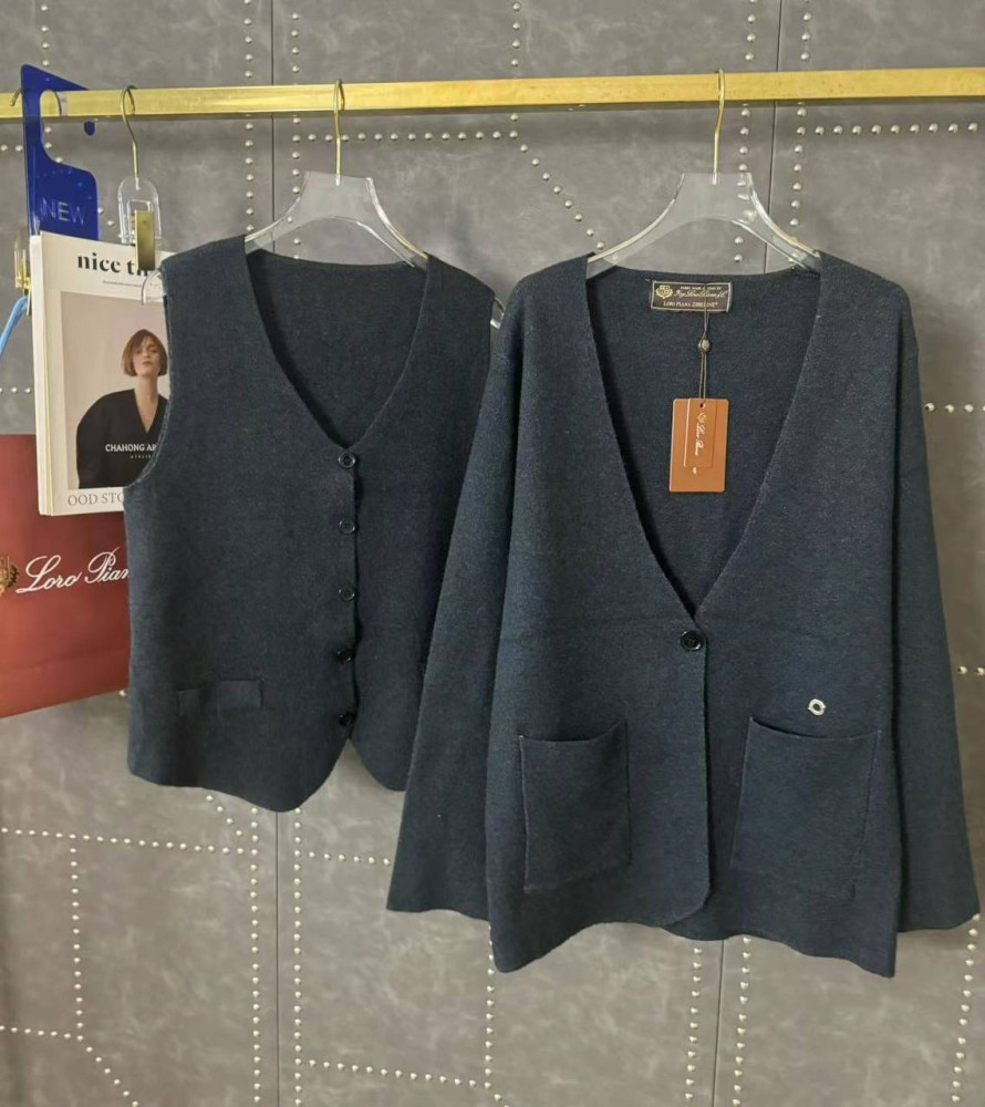 Купить Женский костюм темно-серый оптом Садовод Интернет-каталог Садовод интернет-каталог