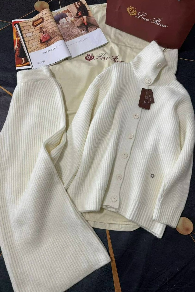 Купить Женский костюм белый оптом Садовод Интернет-каталог Садовод интернет-каталог