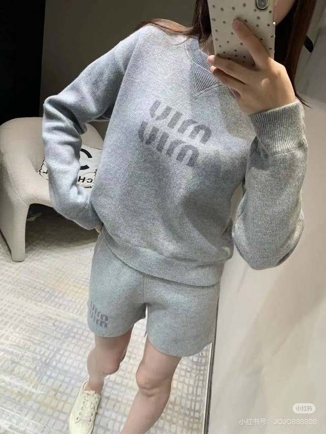 Купить Женский костюм серый оптом Садовод Интернет-каталог Садовод интернет-каталог