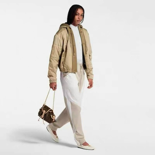 Купить Куртка женская бежевая оптом Садовод Интернет-каталог Садовод интернет-каталог