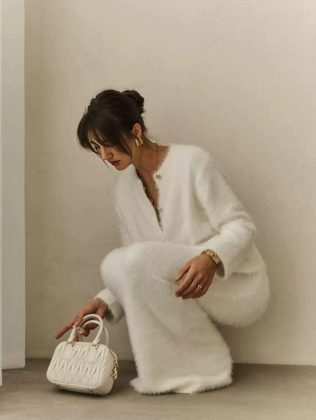 Купить Женский костюм белый оптом Садовод Интернет-каталог Садовод интернет-каталог