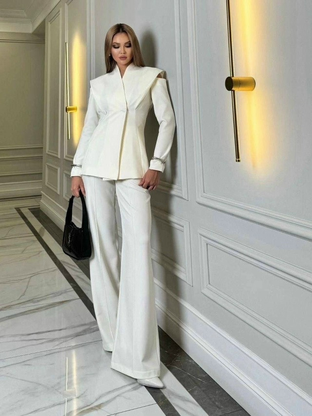 Купить Женский костюм белый оптом Садовод Интернет-каталог Садовод интернет-каталог