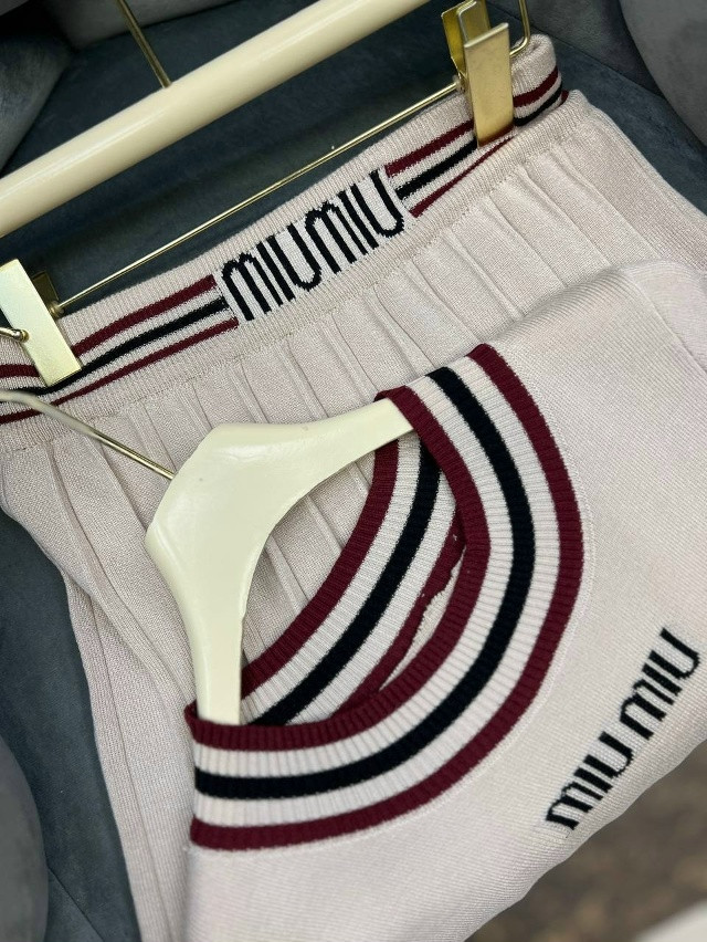 Купить Женский костюм белый оптом Садовод Интернет-каталог Садовод интернет-каталог