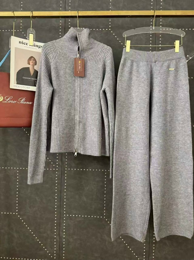 Купить Женский костюм серый оптом Садовод Интернет-каталог Садовод интернет-каталог