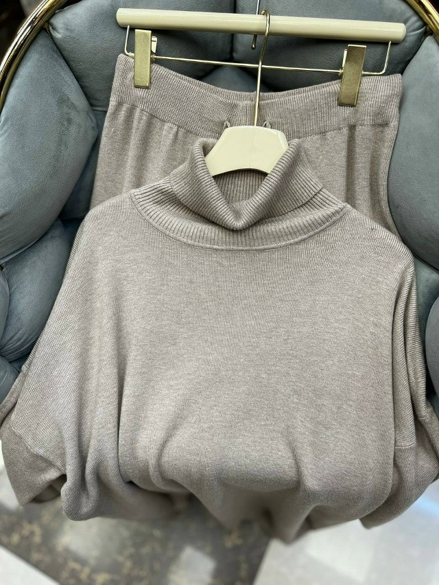 Купить Женский костюм бежевый оптом Садовод Интернет-каталог Садовод интернет-каталог