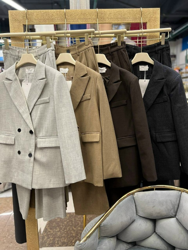 Купить Женский костюм светло-серый оптом Садовод Интернет-каталог Садовод интернет-каталог