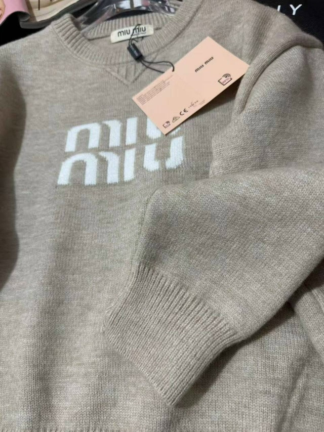 Купить Женский костюм бежевый оптом Садовод Интернет-каталог Садовод интернет-каталог