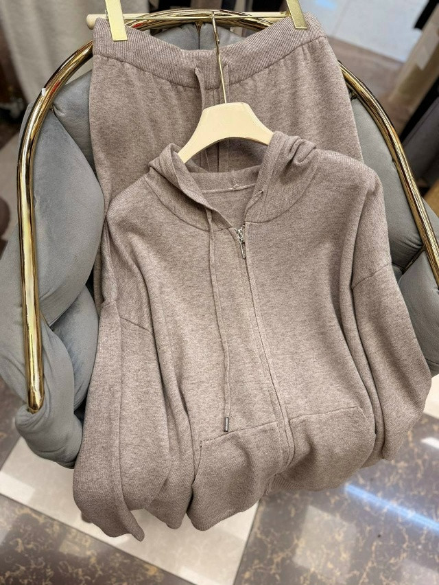 Купить Женский костюм бежевый оптом Садовод Интернет-каталог Садовод интернет-каталог