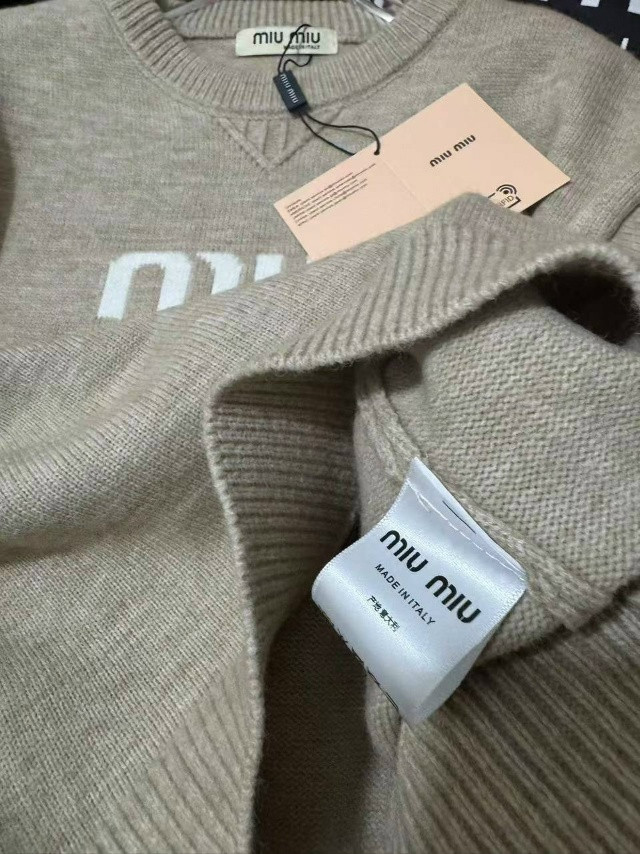 Купить Женский костюм бежевый оптом Садовод Интернет-каталог Садовод интернет-каталог