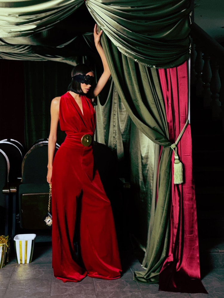 Купить Женский комбинезон красный оптом Садовод Интернет-каталог Садовод интернет-каталог