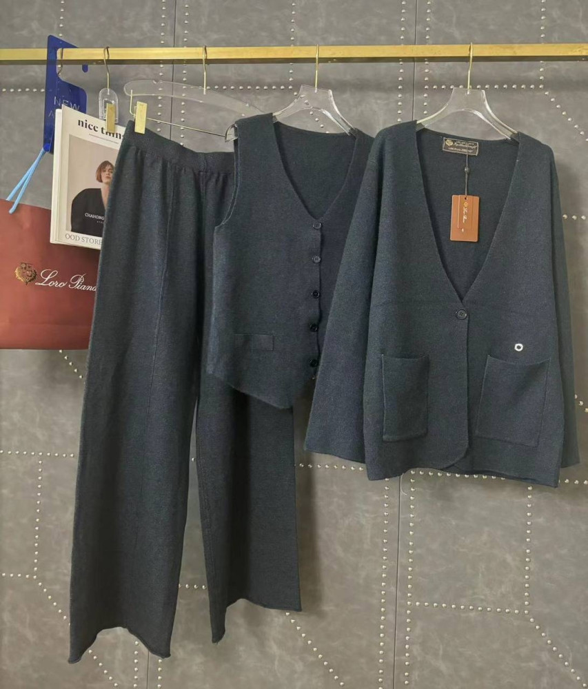 Купить Женский костюм темно-серый оптом Садовод Интернет-каталог Садовод интернет-каталог