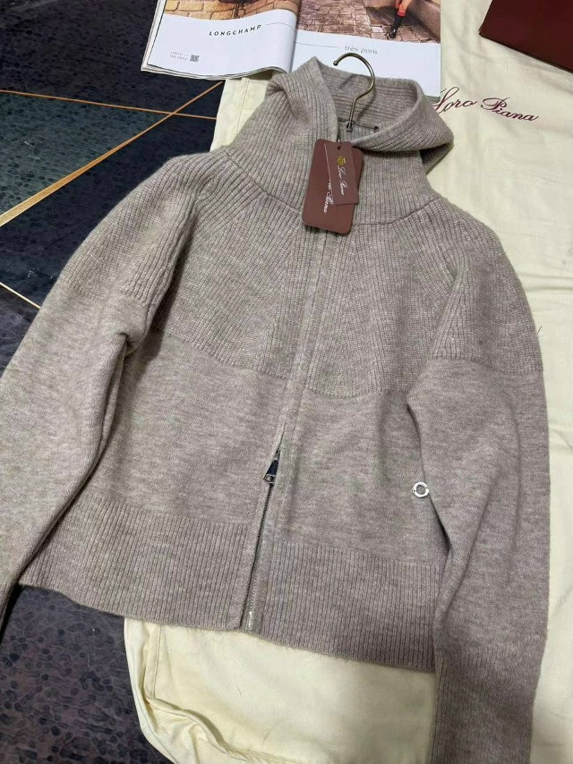 Купить Женский костюм бежевый оптом Садовод Интернет-каталог Садовод интернет-каталог