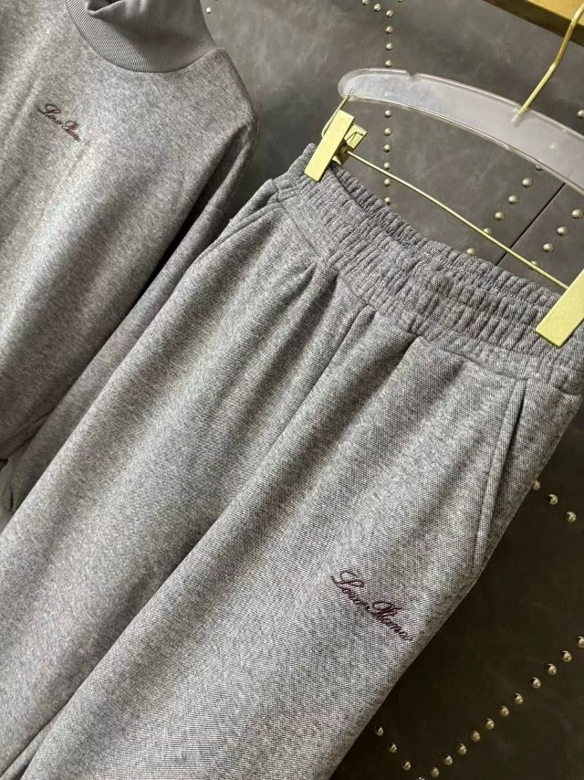 Купить Женский костюм серый оптом Садовод Интернет-каталог Садовод интернет-каталог