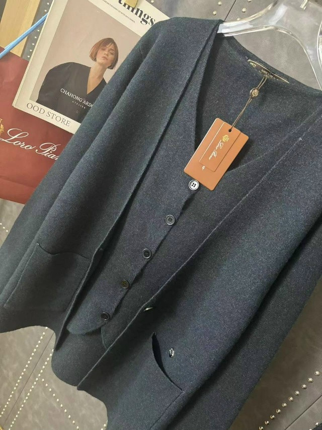 Купить Женский костюм темно-серый оптом Садовод Интернет-каталог Садовод интернет-каталог