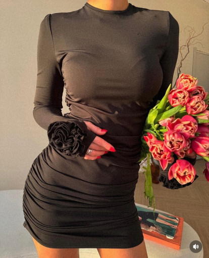 Безумно красивое платье с розами на рукаве САДОВОД БАЗА
