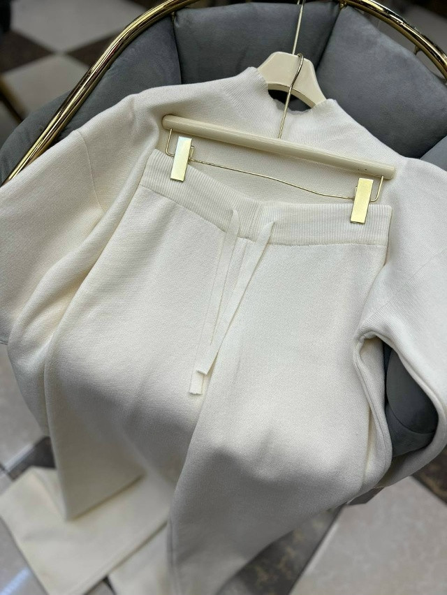 Купить Женский костюм молочный оптом Садовод Интернет-каталог Садовод интернет-каталог