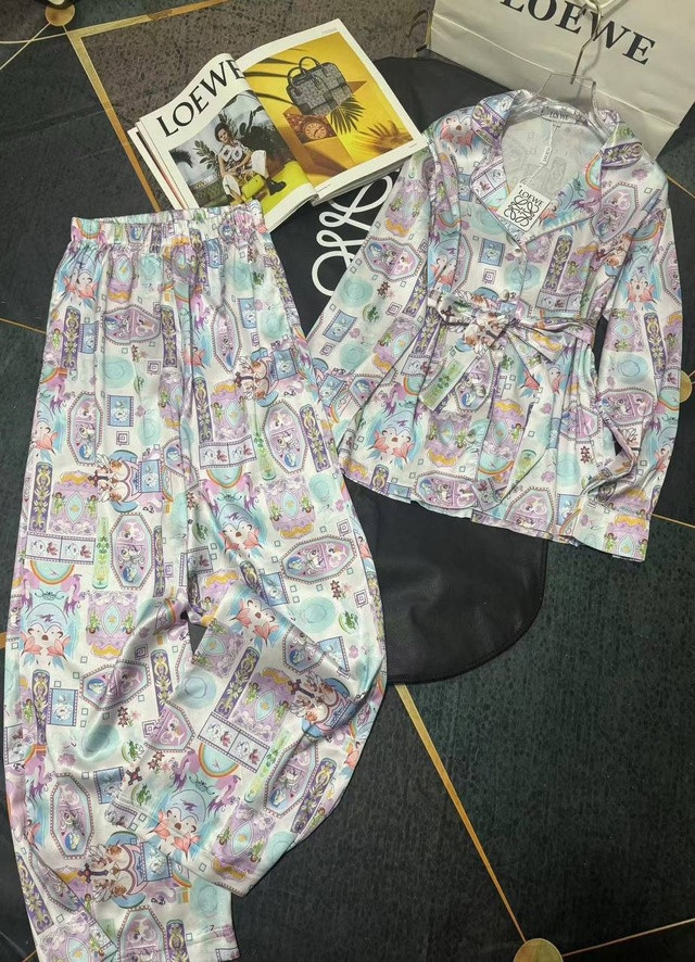 Купить Женский костюм сиреневый оптом Садовод Интернет-каталог Садовод интернет-каталог